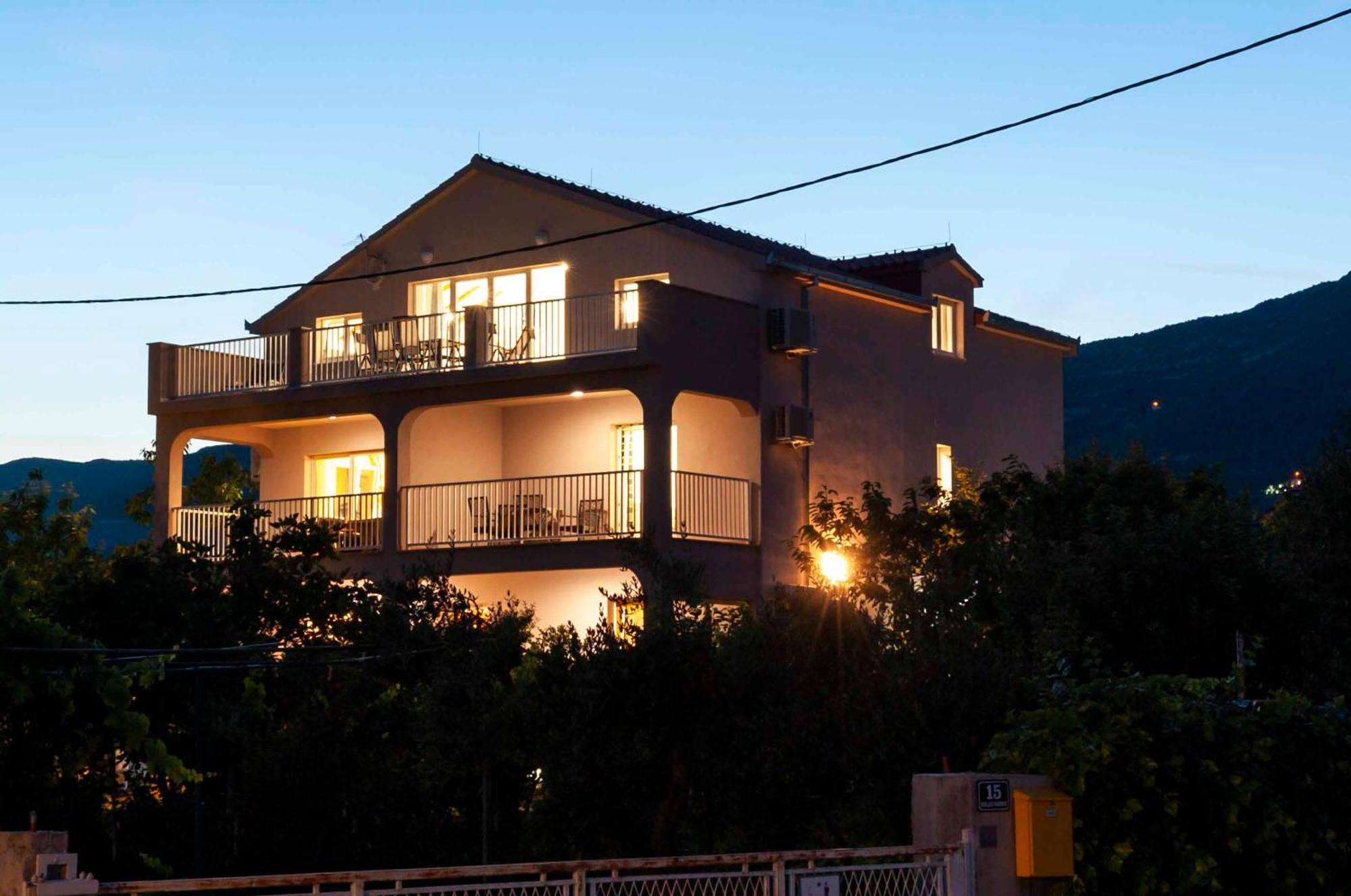 Apartment Sunshine, Sunrise, Sunset Kaštela Extérieur photo