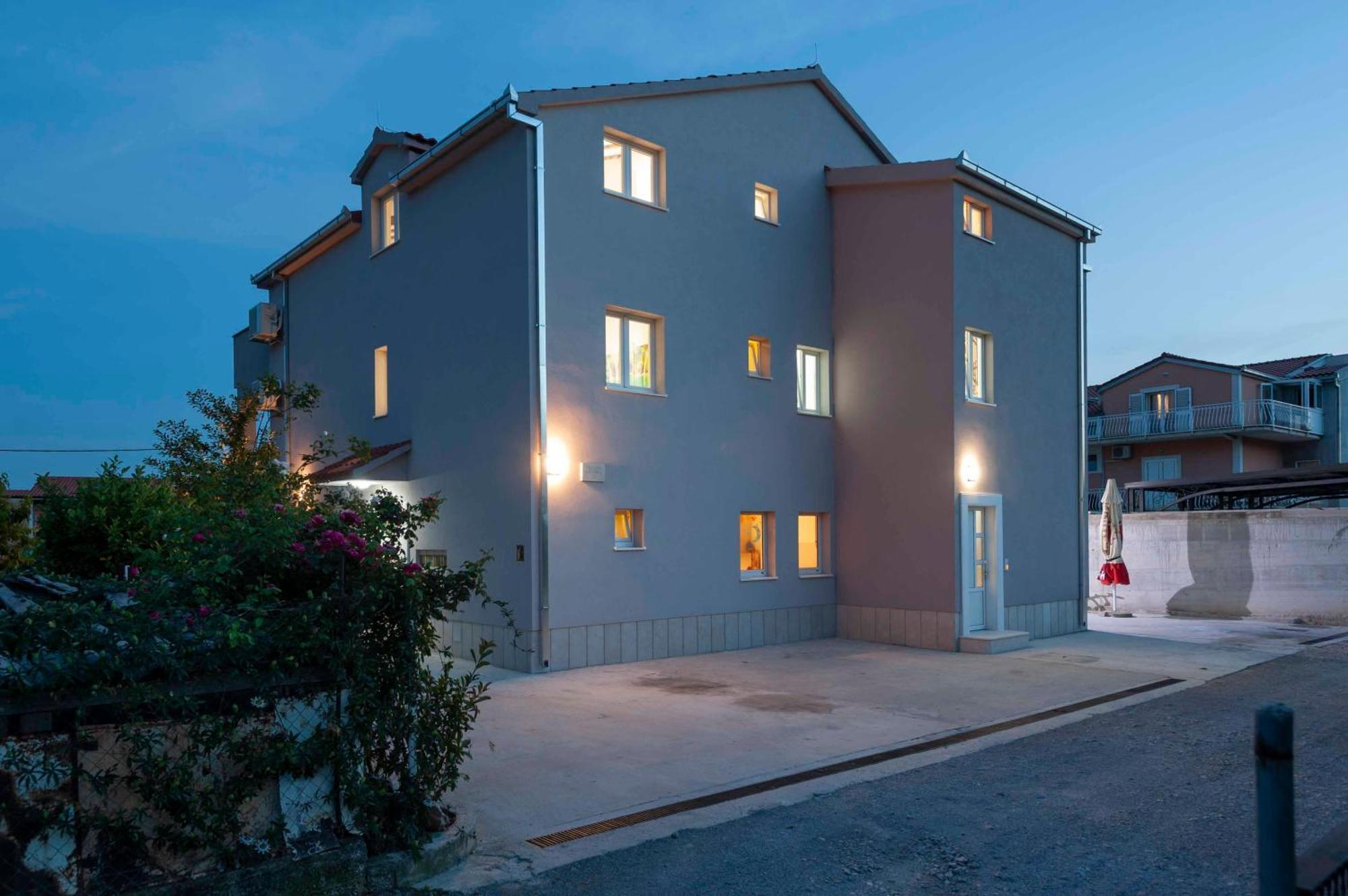 Apartment Sunshine, Sunrise, Sunset Kaštela Extérieur photo