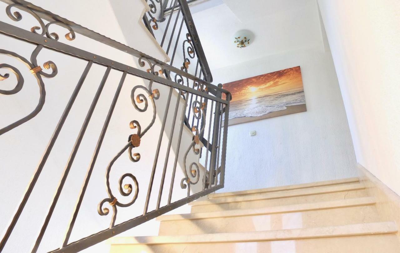 Apartment Sunshine, Sunrise, Sunset Kaštela Extérieur photo